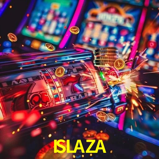Escena dinámica inspirada en casino con iluminación ISLAZA, cartas, fichas e íconos de juegos digitales en un espacio moderno de juegos.